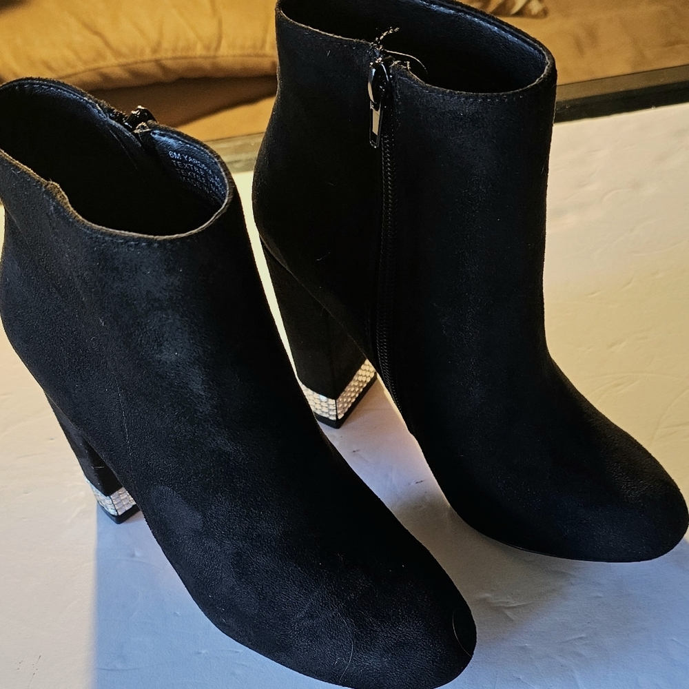 BLACK SUEDE ABOVE ANKLE BOOTS WITH ZIPPER ON SIDES...SIZE 6...NEVER WORN